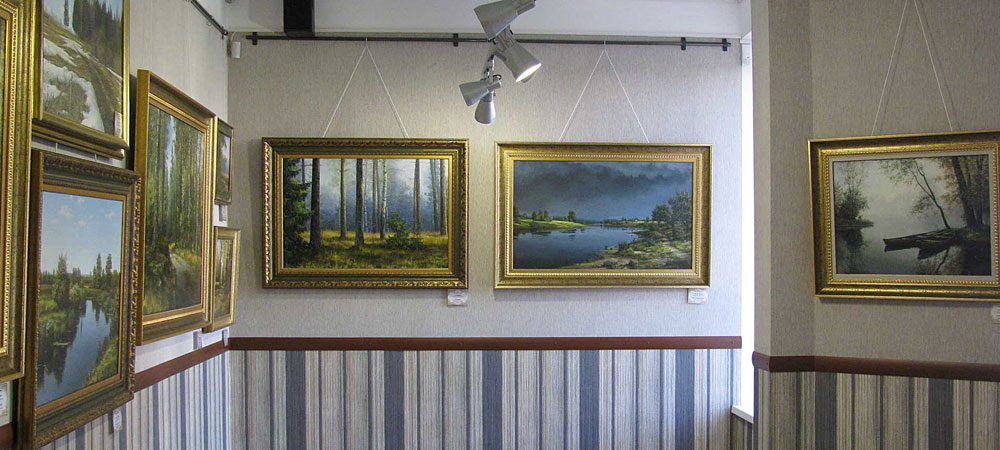 Экспозиционные залы выставочной галереи Каляровы шлях в Орше